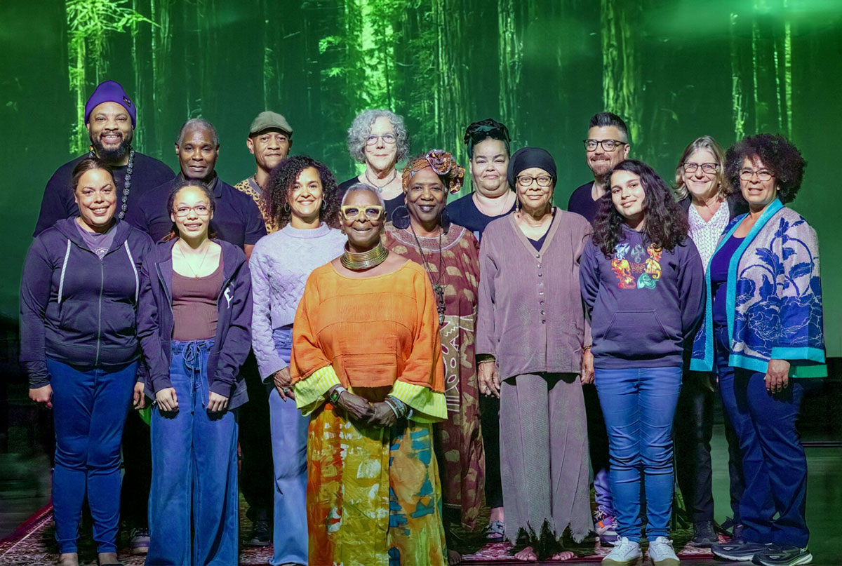 Enid Pickett players group picture with others.